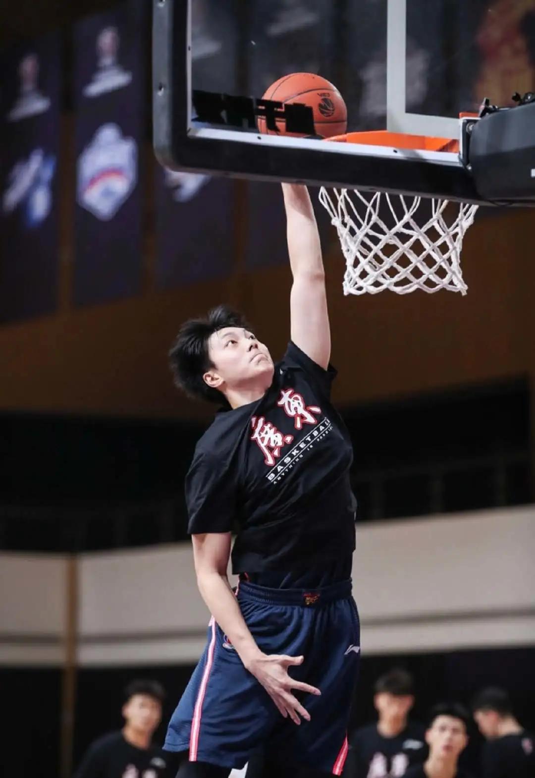 CBA集体穿李宁！除了这五位…