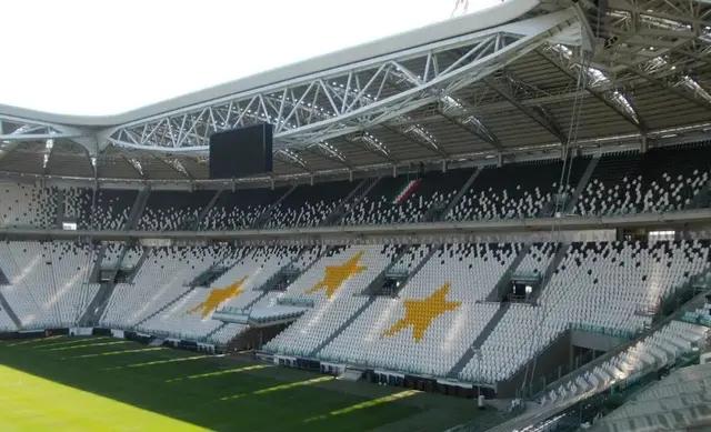 世界顶棚可以开闭的足球场视频,目前有顶棚的足球场有哪些