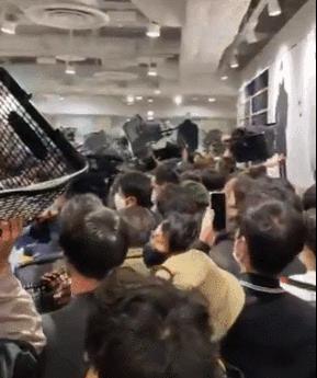 时尚圈一周要闻｜系统BUG致使Prada商品售价“跌”至百元