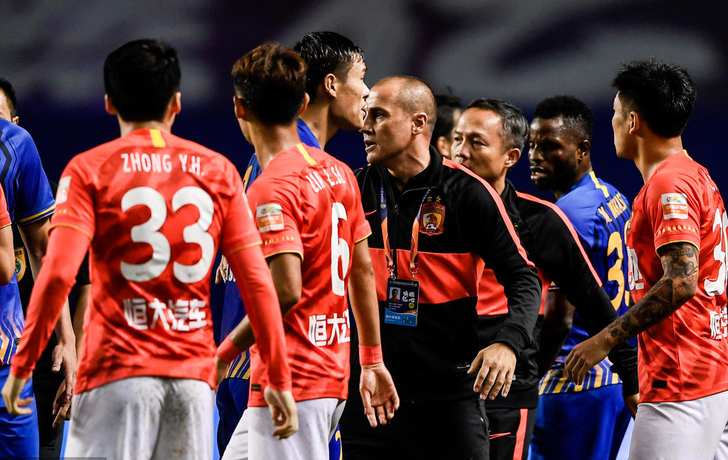 郑智赛后怒瞪观众席会被处罚吗,郑智怒瞪观众席原因被曝