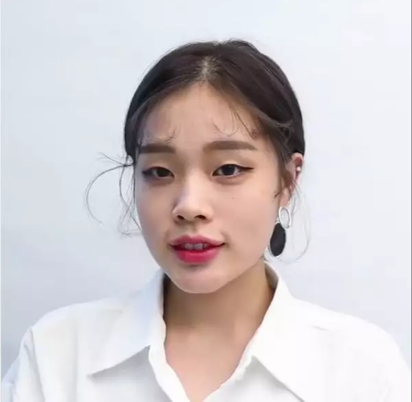 卷发2020流行发型黑发俏皮羊毛卷,2020最洋气的发量多减龄卷发