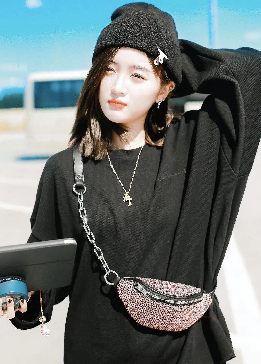 为啥相同的穿搭自己不穿不好看,同样的穿搭为什么别人穿更好看