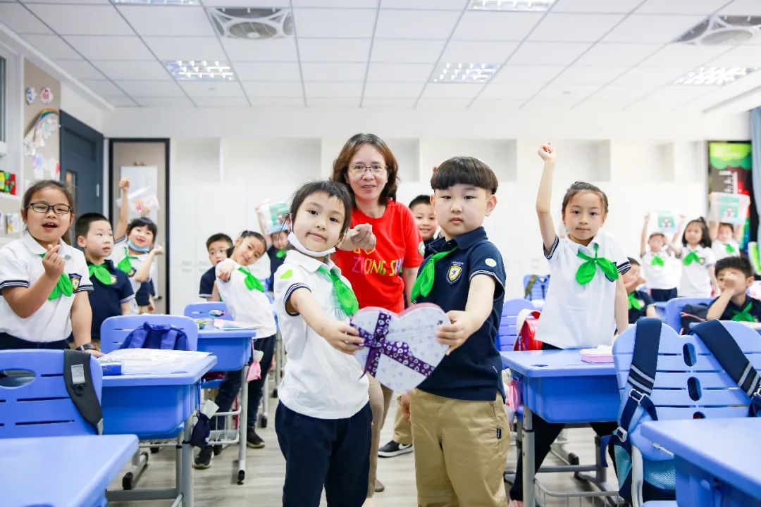 萌娃复学！上海幼儿园开学啦！大型“网友见面”现场也太有爱了吧