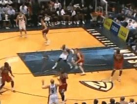 nba2kol文斯卡特98版扣篮动作,文斯卡特大风车扣篮背后角度