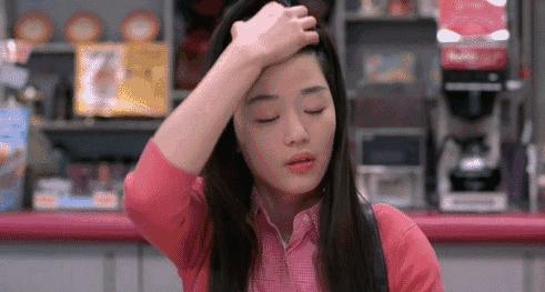 女生聊天怎么才能让男生心动,小学生做两个动作能让男生心动