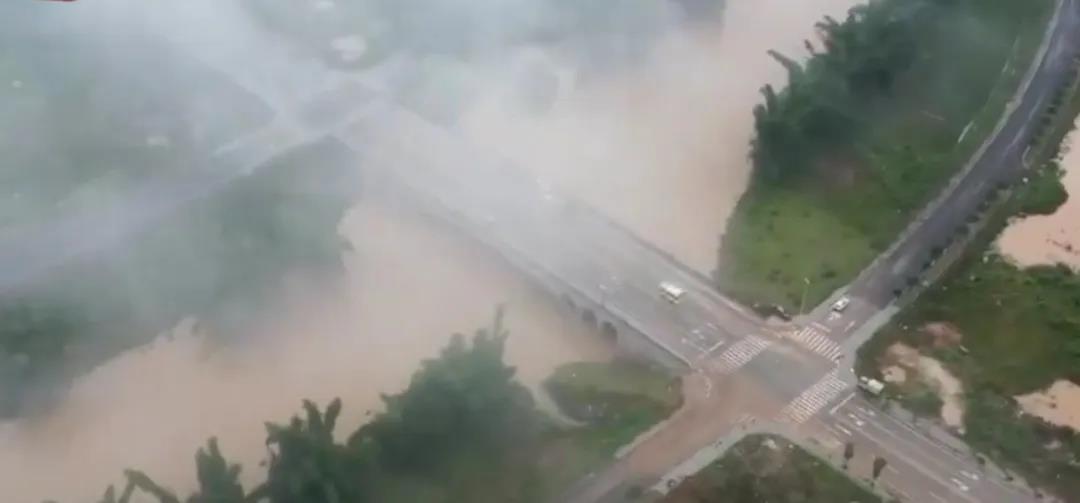 震撼的桂林山水视频,震撼大雾