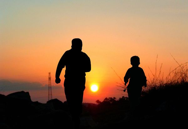 父亲节快到了又想起了我的爸爸,父亲节让我想起了自己的爸爸