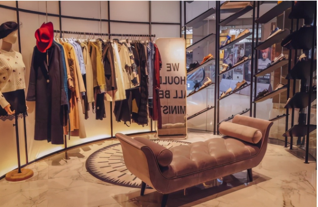 大学生开服装店，靠一招“闺蜜卡”营销策略，一个月净赚27万