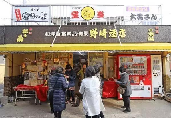 彩票店招财猫图片大全,招财猫中奖彩票