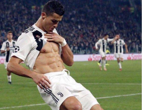 李铁评价极高的视频,李铁评价恒大国脚