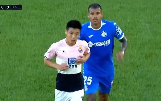 武磊推空门,推武磊