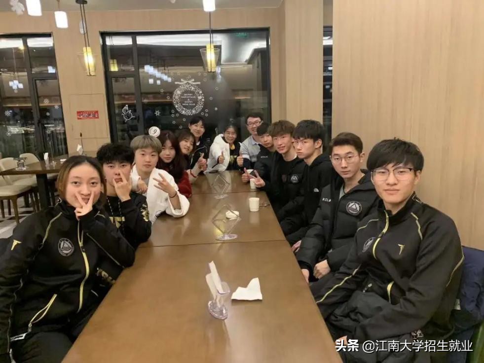 江苏*神教女**师：一年培养37位国家二级裁判员，如今再获国际认可！