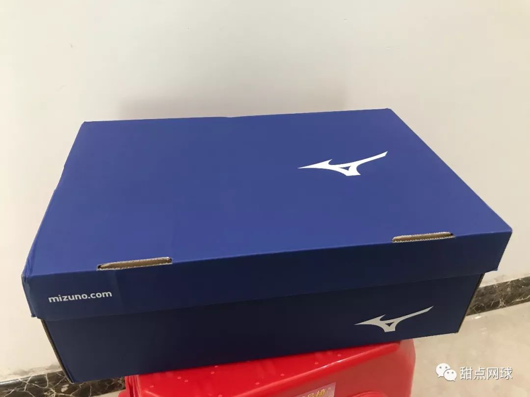 甜点君,美津浓足球鞋wave系列评测