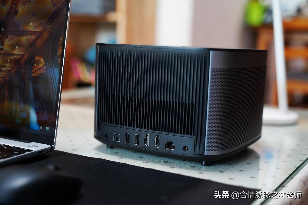 坚果v20投影仪和极米h3s对比,极米投影仪与坚果投影仪哪个更好