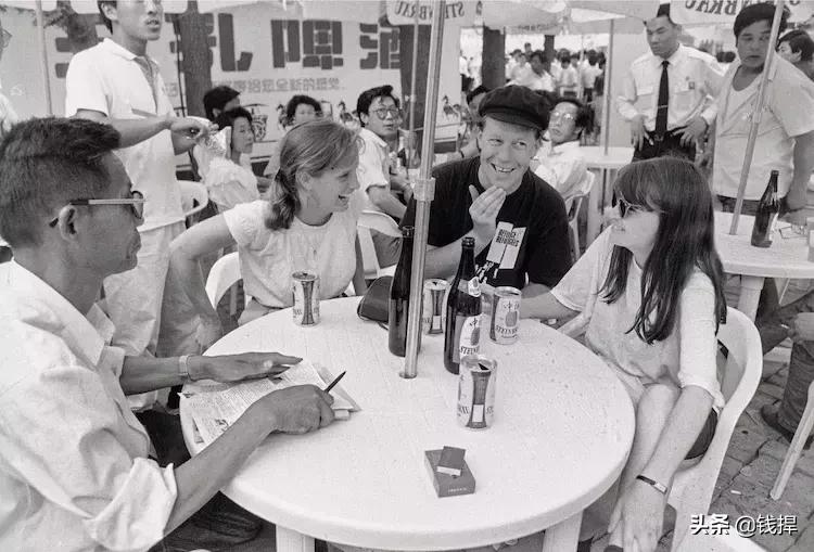 「钱眼回眸四十年-54」聚焦28届青岛国际啤酒节1991