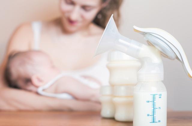 母乳冷冻后还有免疫活性吗,母乳冷冻后宝宝吃得少能吃饱吗