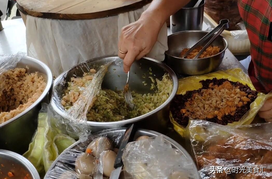 七旬老太太做包子,上海最老的粢饭团
