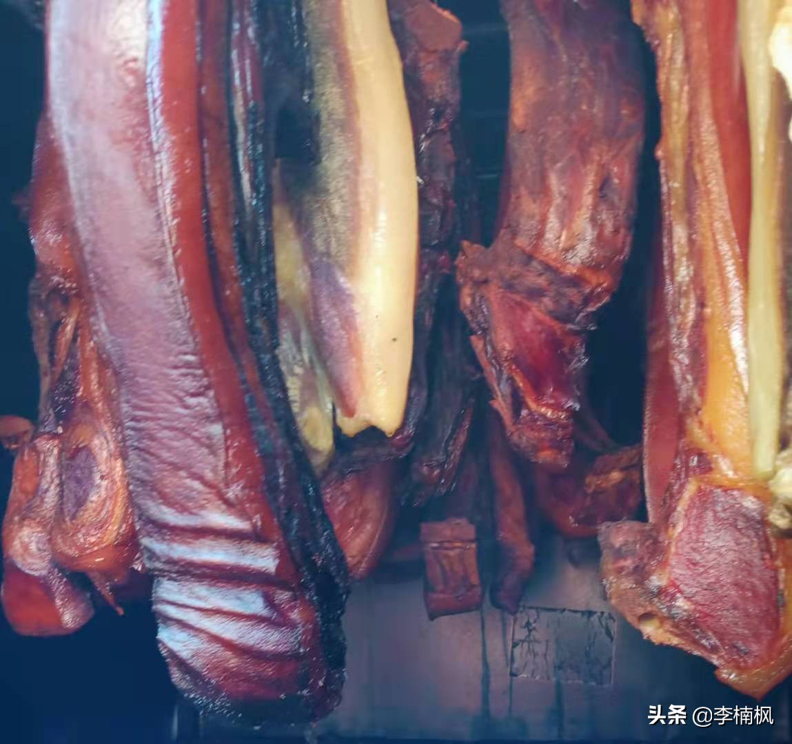 安化发展经济的要素单一，但安化擂茶、柴火腊肉可以做成特色产业