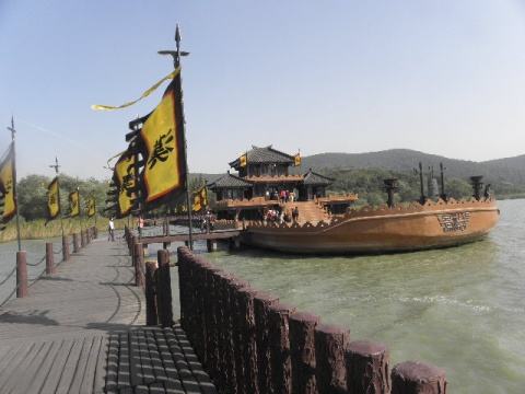 不仅有撞击和火攻，还有炮车和“水雷”，三国水战远比想象的精彩