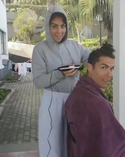 c罗乔治娜让c罗回家,c罗是怎样与乔治娜相爱