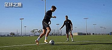 各个球星的招牌转身过人技巧,最经典简单虚晃过人动作