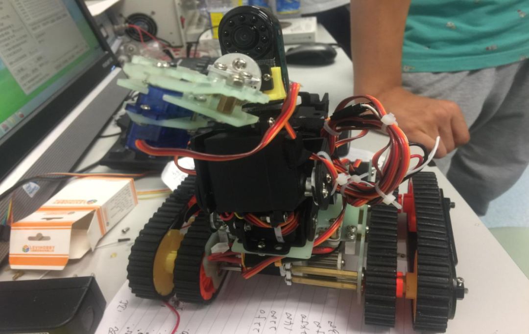 科技榜样丨8中关正：自学大学课程，国际机器人大赛为国争光