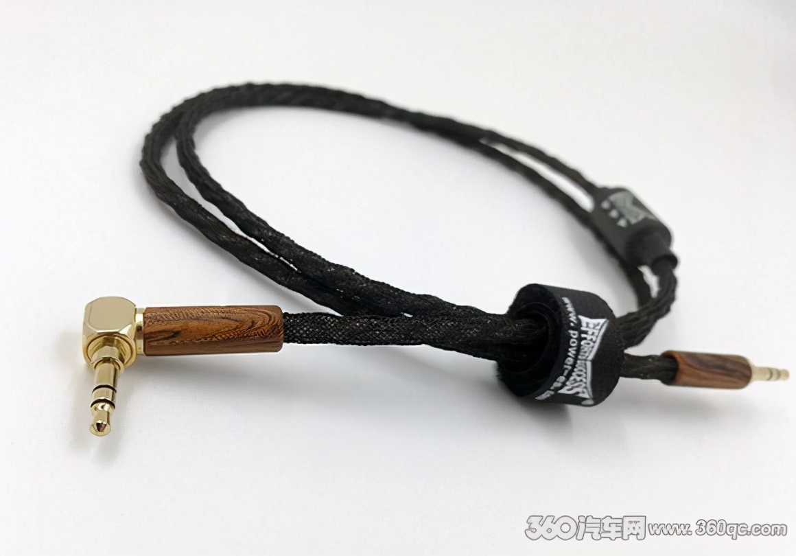 车载靓声时代更需无损传输正力车福AUX线敢当最佳辅助