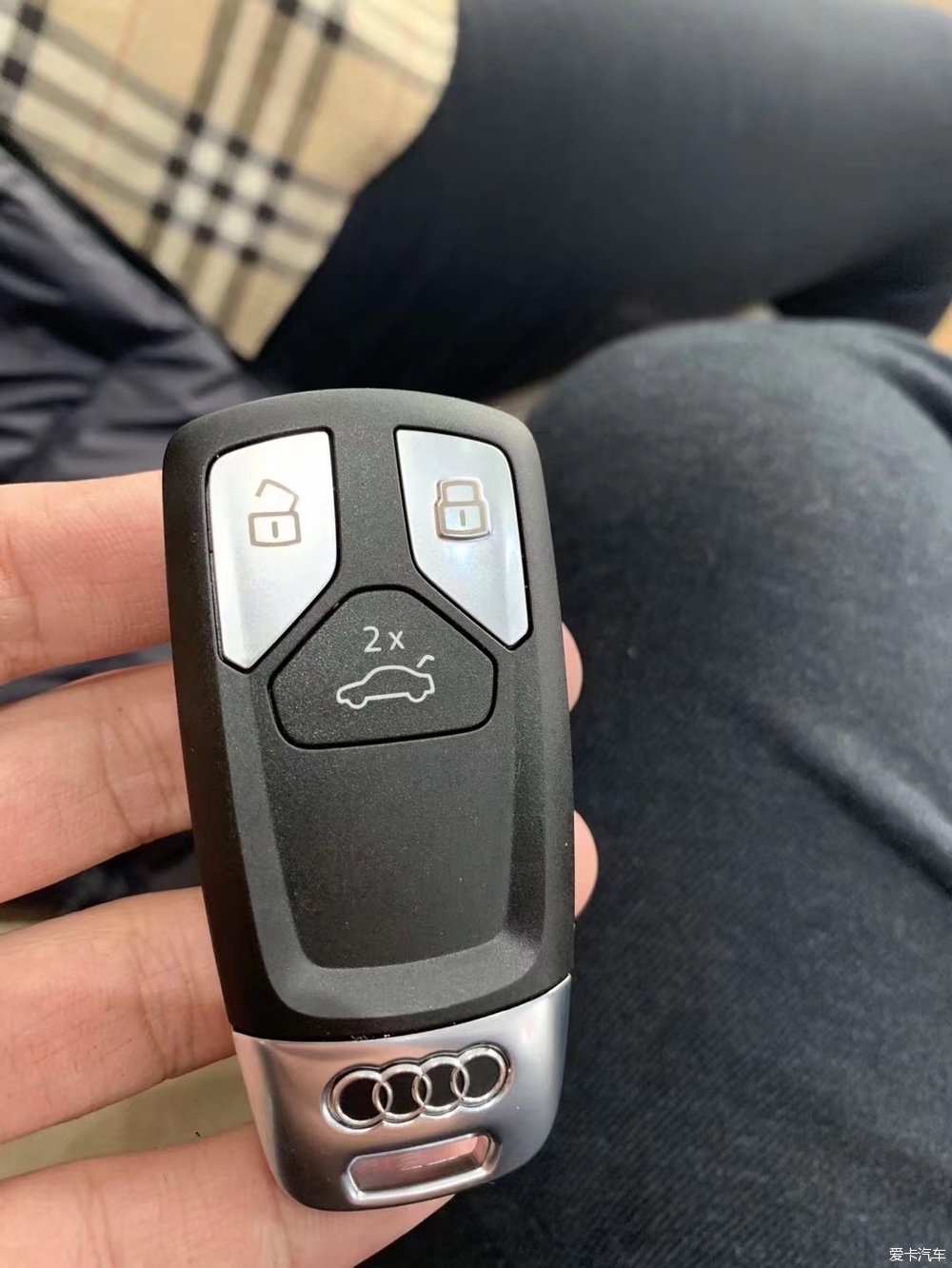 30万预算能买哪年的奥迪q7,落地70万不到的车