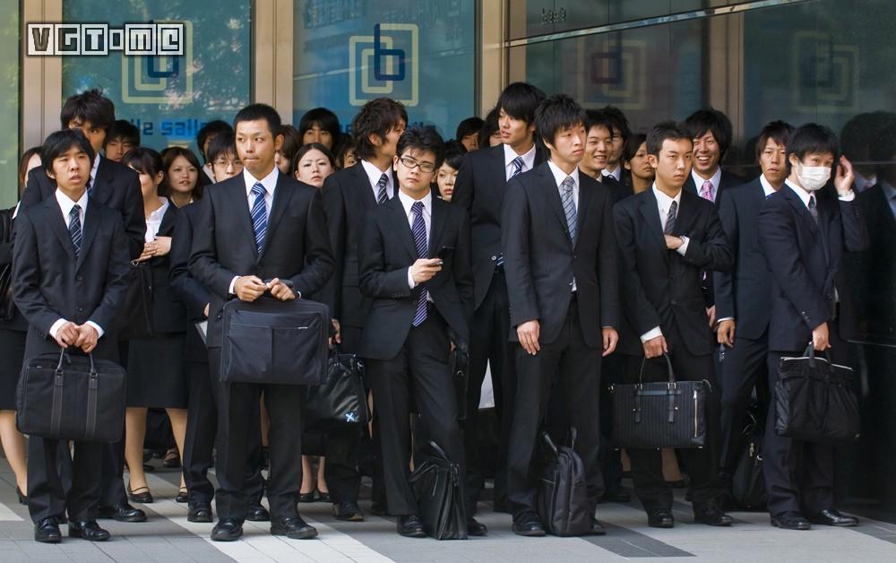 60万中二病患者,在外国贴吧玩起了“地球模拟”游戏