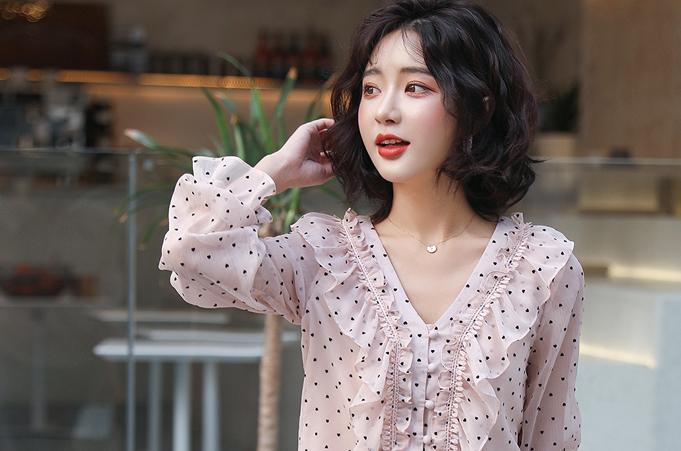 一眼美女和耐看型美女的区别,气质型美女和甜美型美女哪个耐看