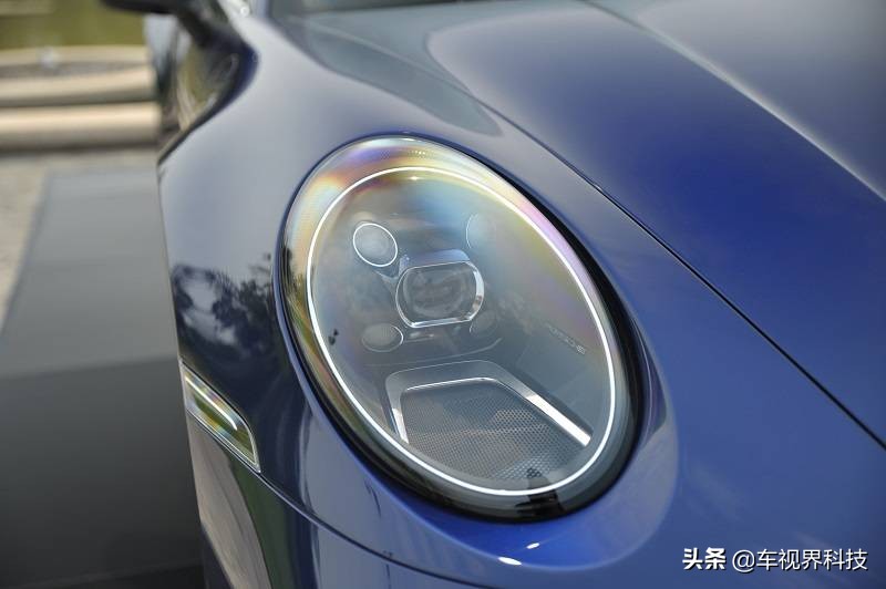 黑科技加持，亮点太多！实拍全新保时捷911