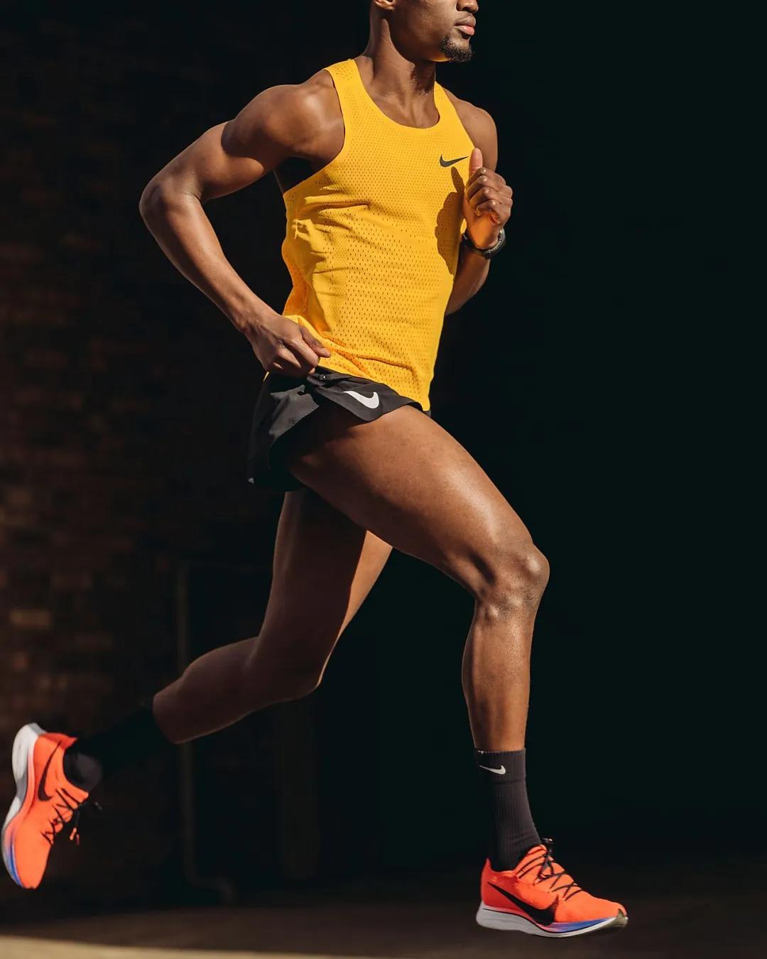 健身穿的紧身短裤有什么用,运动健身短裤和平时短裤区别