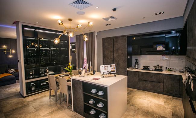 国美创业阶段经营模式,国美商业模式变革