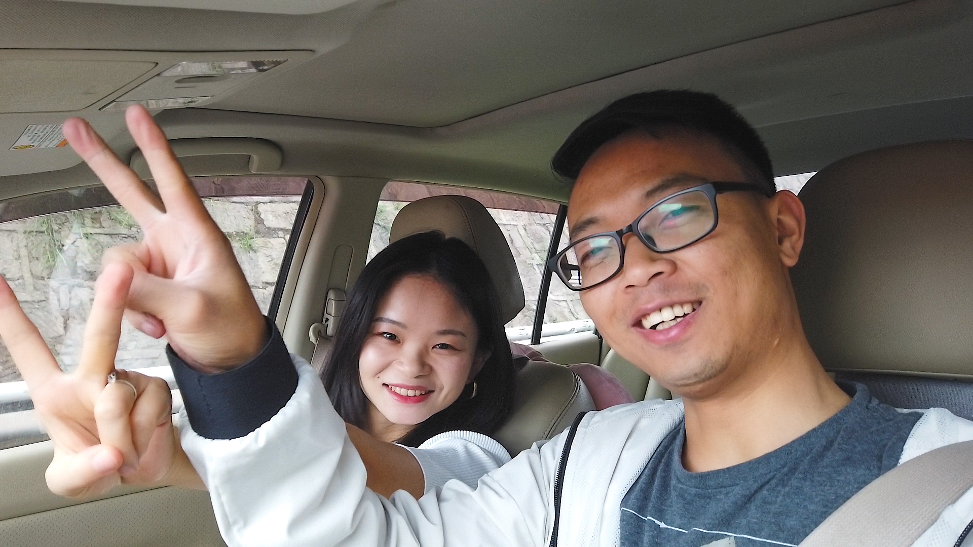 90后中年夫妻西藏自驾,90后夫妻长途货车进西藏