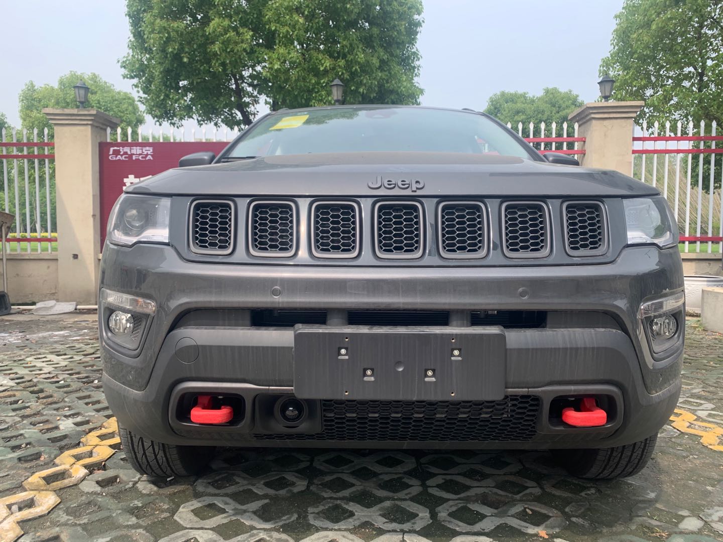 jeep指南者顶配2021,jeep指南者高性能版绕桩测试