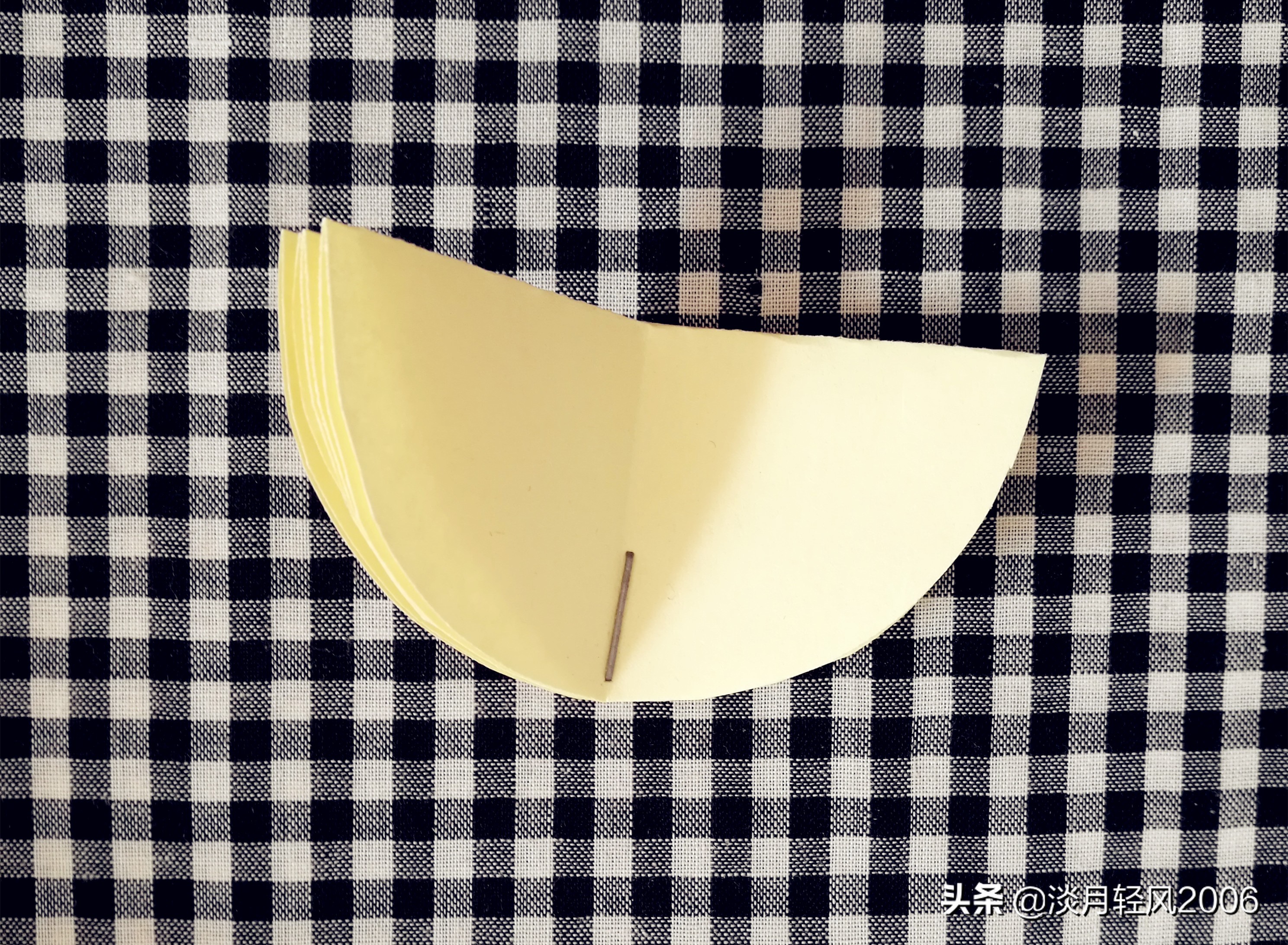 用卡纸制作的手工立体小花,彩色卡纸立体手工