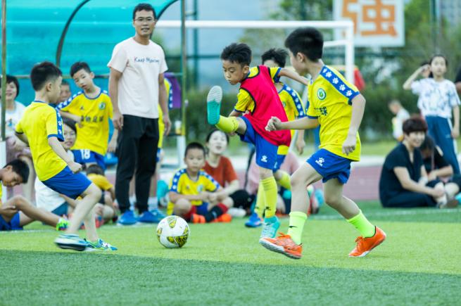 小小的球场大大的梦想,福鼎青少年足球比赛