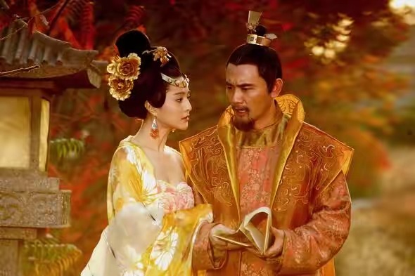 唐玄宗第一次见杨贵妃的记载,杨玉环和唐玄宗相见杨贵妃秘史