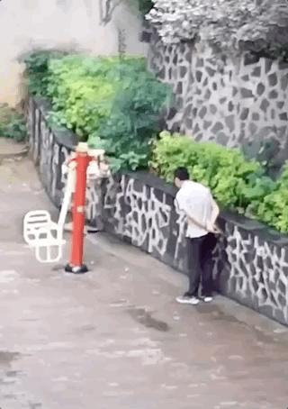 比养孩子还艰难,比照顾小孩还要累