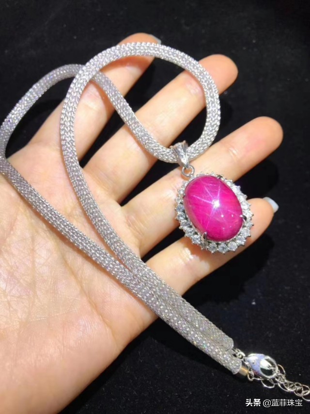 水晶品牌施华洛世奇最新款 (施华洛世奇都是人造水晶吗)