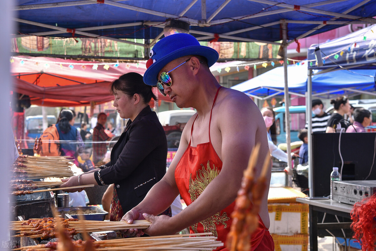 这家烧烤小店凭什么赚得盆满钵满,南京烧烤店一年能赚多少钱