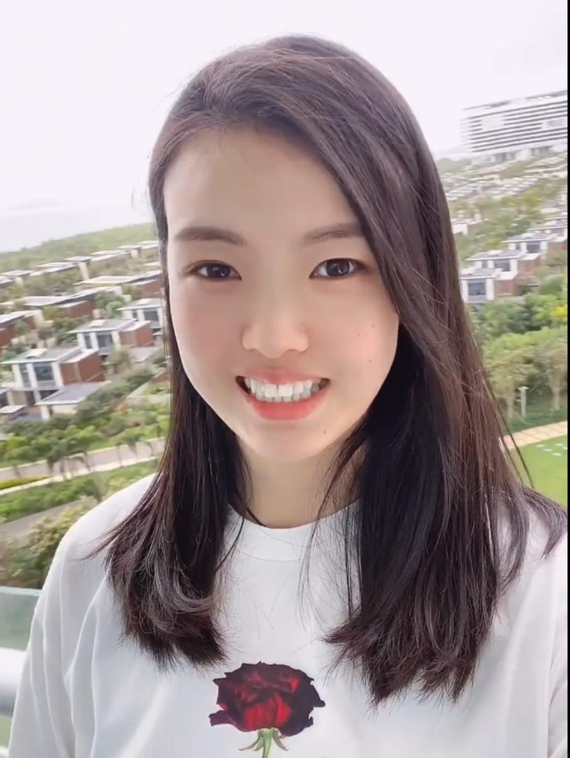 女排张常宁冠军体育精神精彩瞬间,女排张常宁全家福父亲节