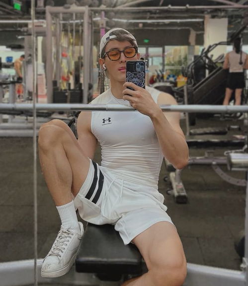 健身帅哥在大街路人反应,健身帅哥被采访