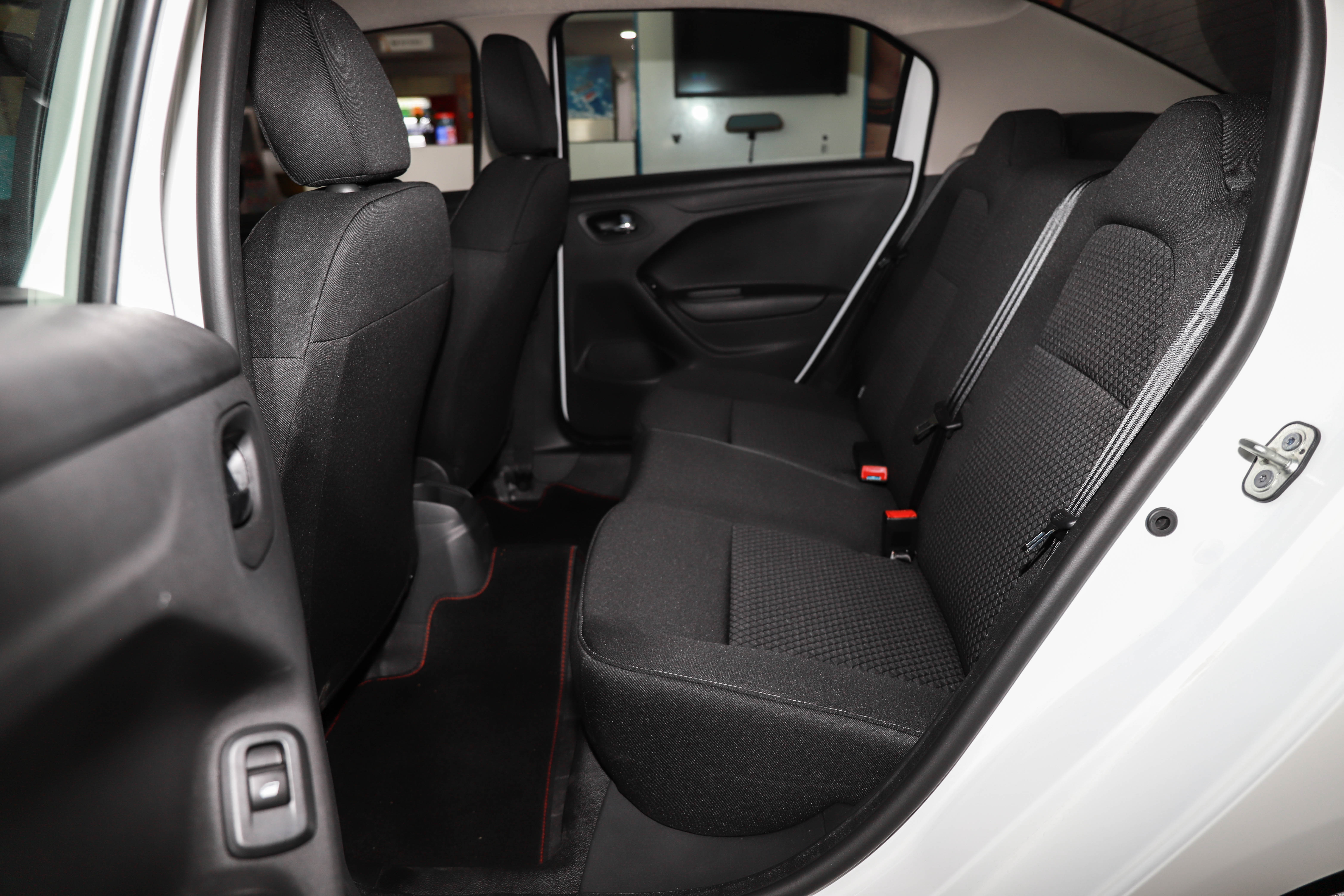 最便宜的新款爱丽舍,家用飞度和爱丽舍哪个好