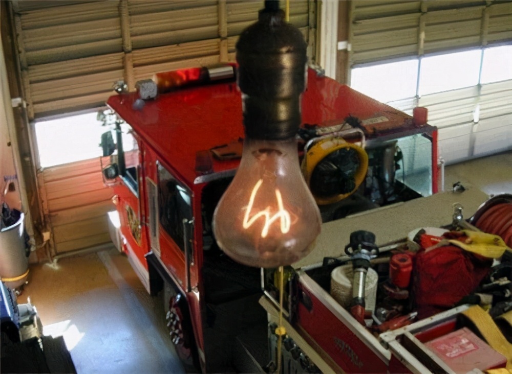 一颗灯泡的寿命，本来有100年，背后却藏着你不知道的奸商阴谋