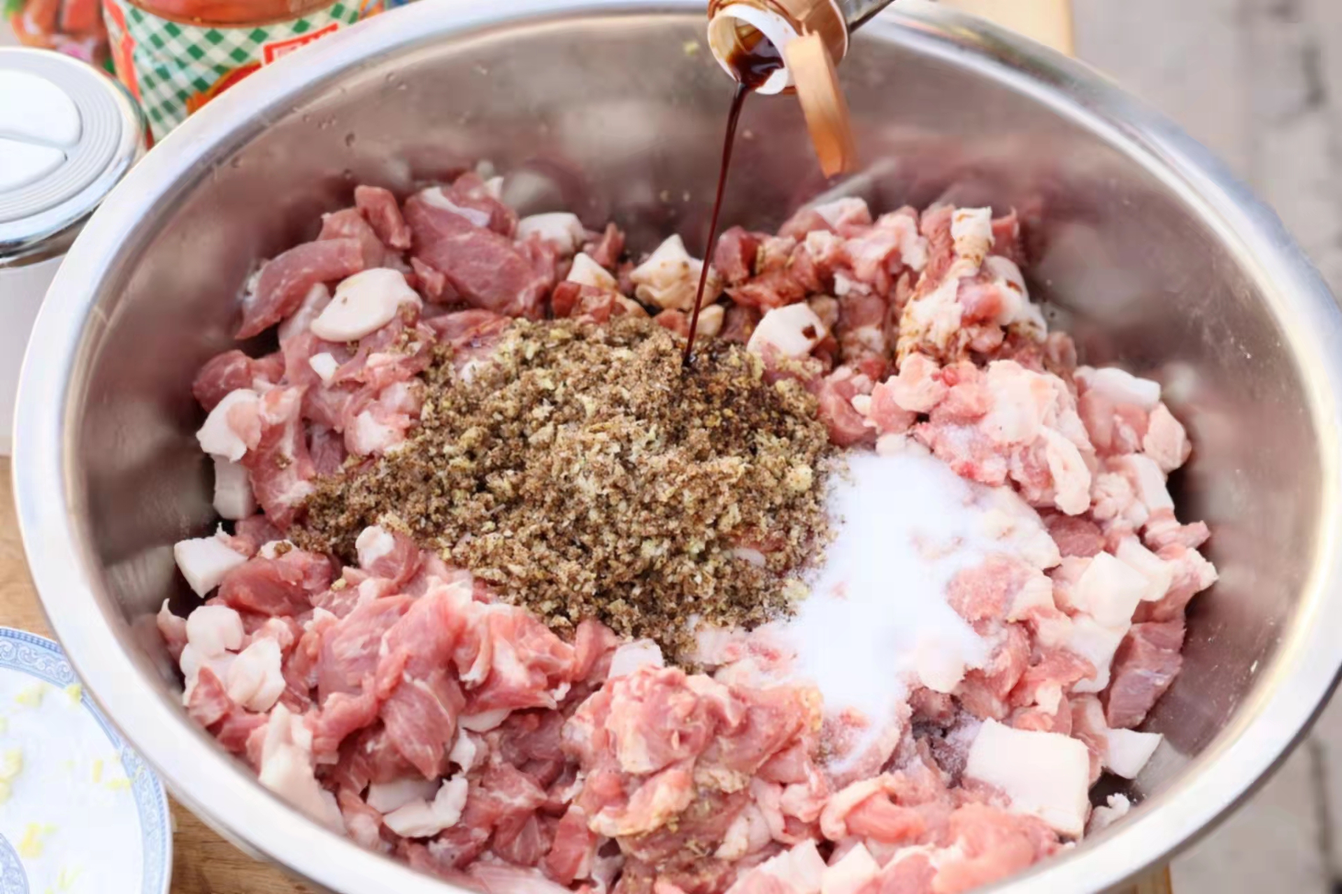 最好吃不咸的香肠配方,只放盐和糖的原味香肠配方