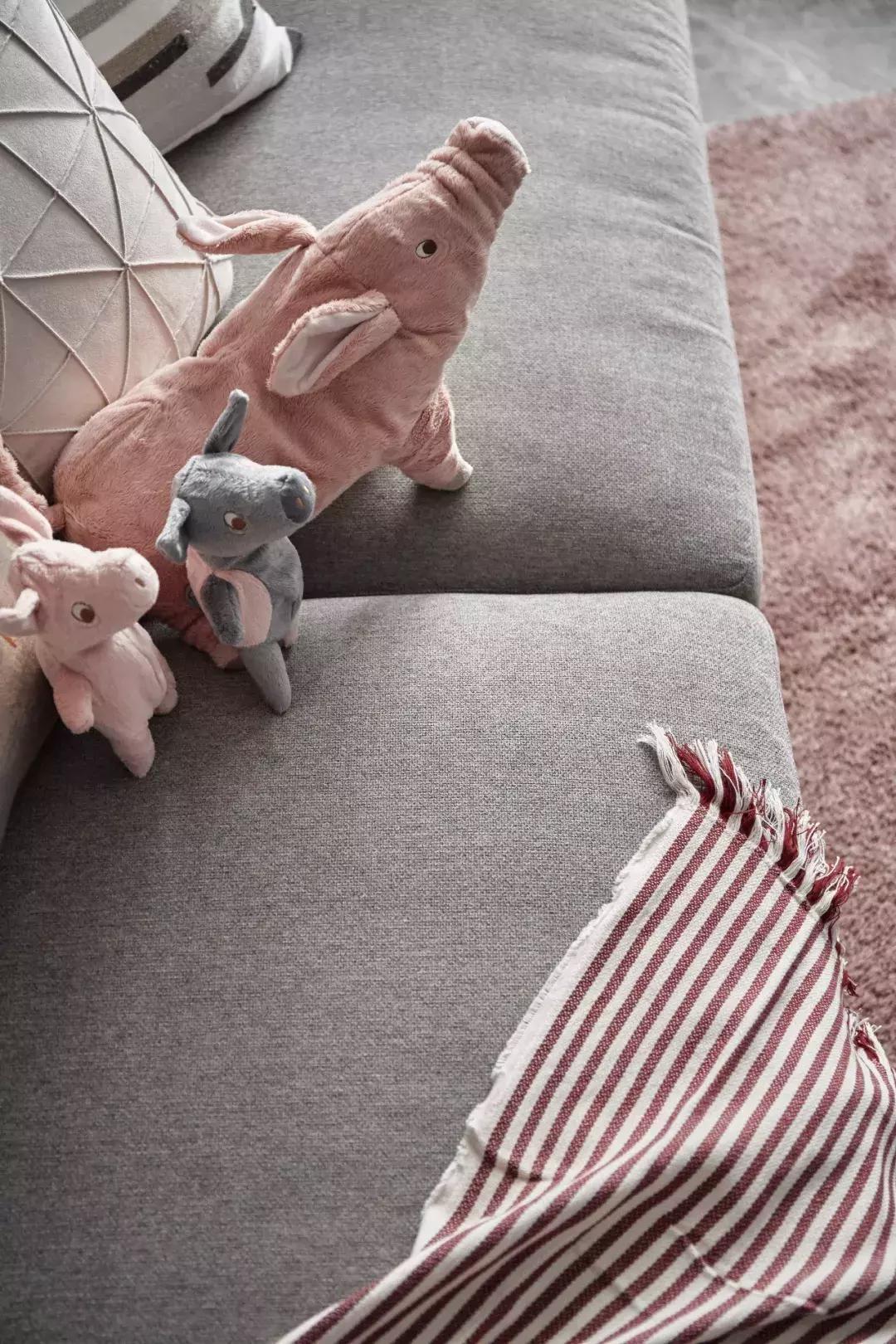 烟粉色的高级灰 (高级感十足的灰粉色)