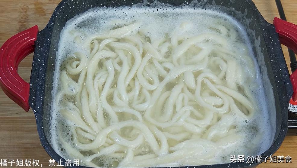 这才是做面条的最好方法,家常香辣面条的做法大全