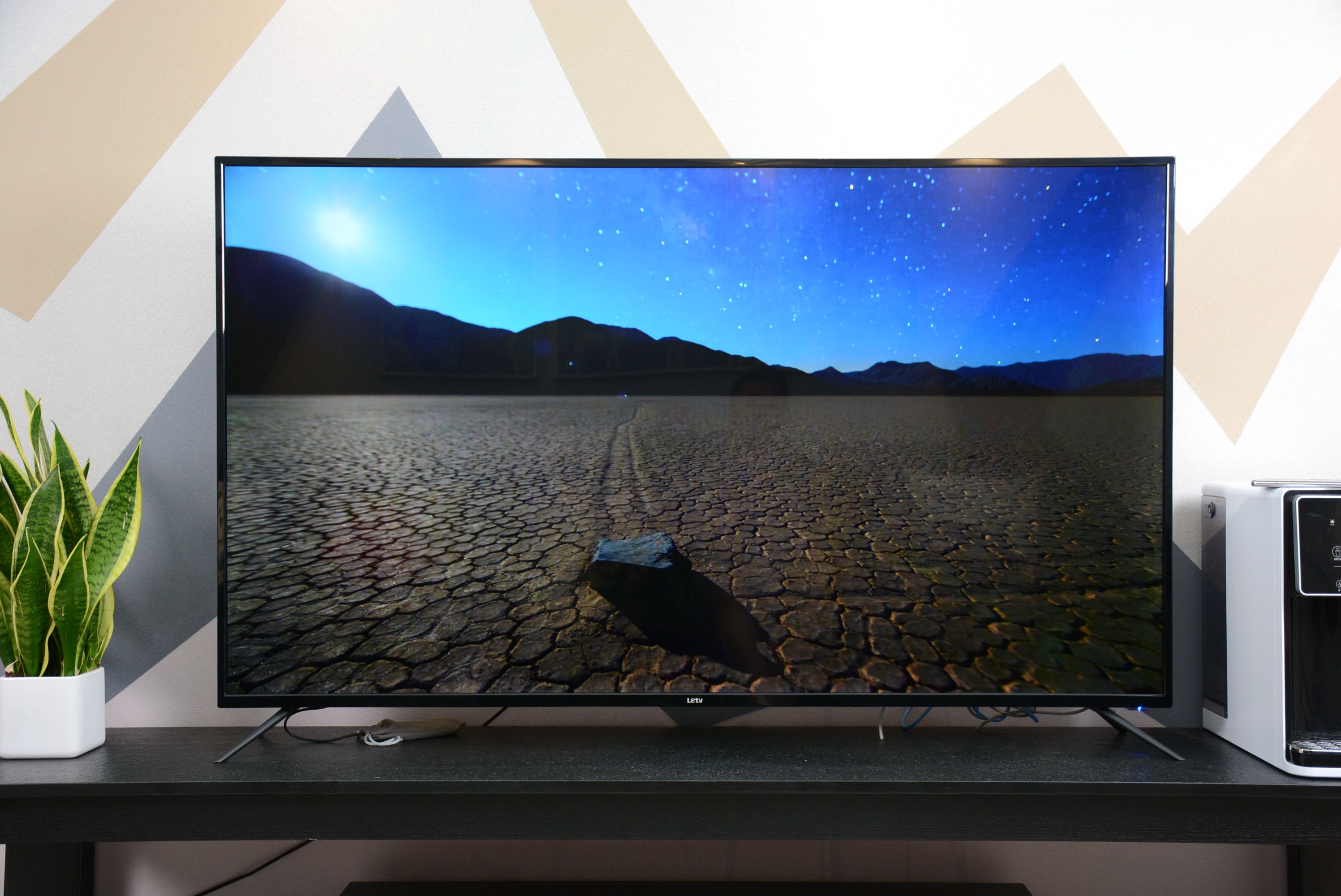 客厅C位的高性价比神器：乐融LetvY65电视评测