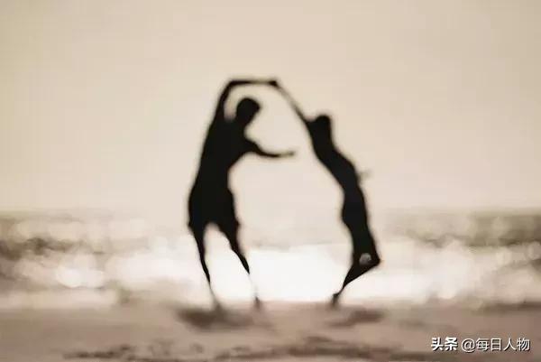 那些触目惊心的家庭秘密：出轨、离婚，重男轻女，自己非父母亲生